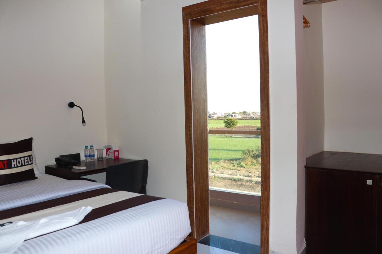 Pat Hotels Indore Ngoại thất bức ảnh