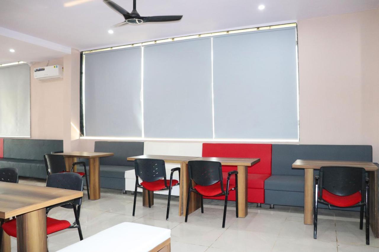 Pat Hotels Indore Ngoại thất bức ảnh