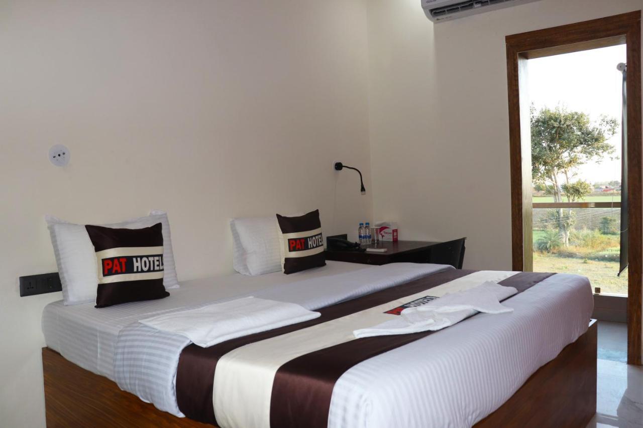 Pat Hotels Indore Ngoại thất bức ảnh