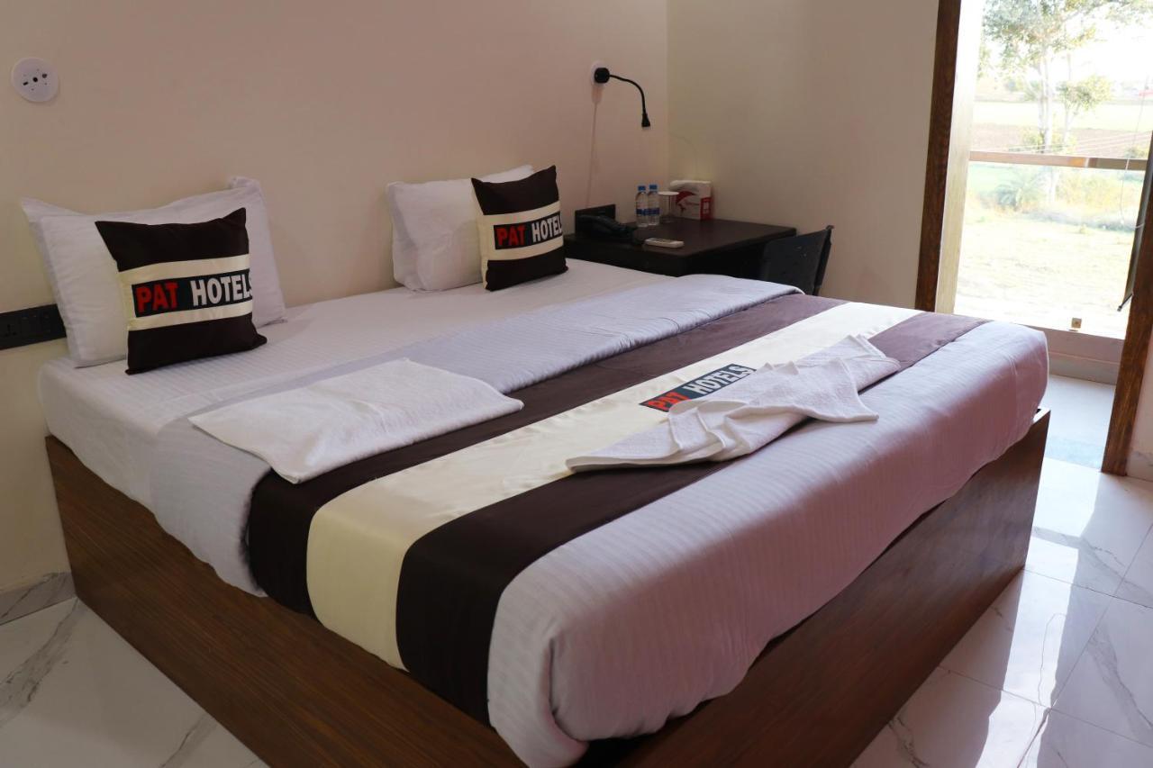 Pat Hotels Indore Ngoại thất bức ảnh