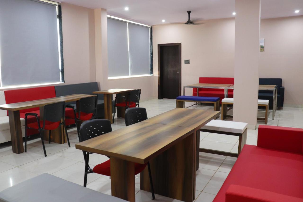 Pat Hotels Indore Ngoại thất bức ảnh